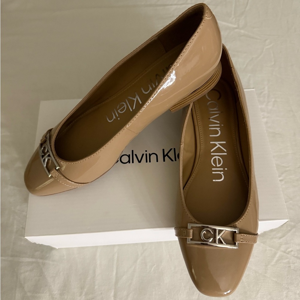 Calvin Klein Women's Beige Loafers
